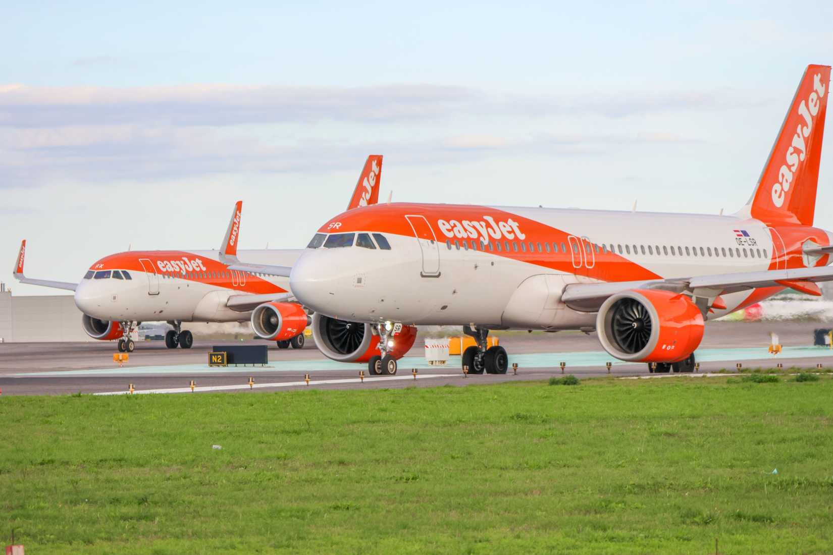 easyJet Airbus A320 aircraft 