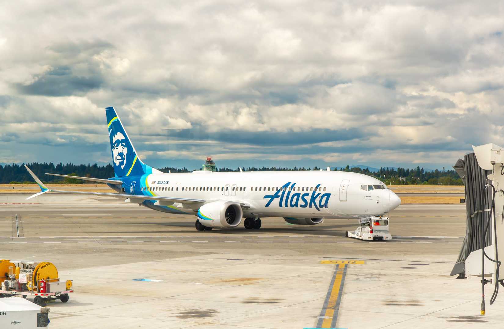 Alaska Airlines Boeing 737 MAX 8 at SEA