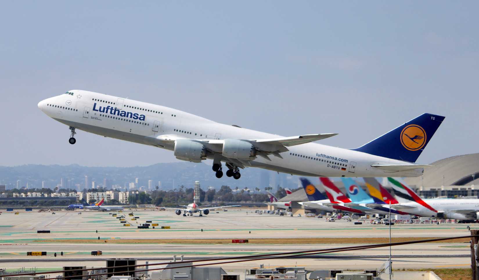 Lufthansa 747 Takeoff