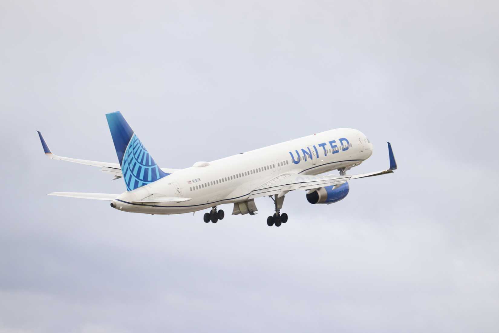 United 757 Takeoff