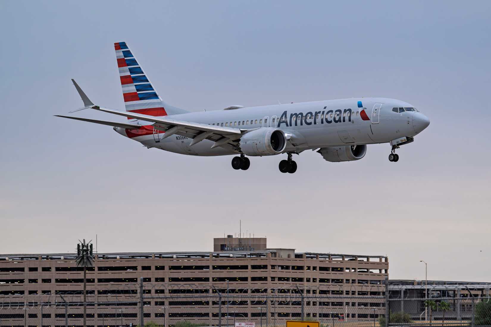 American Airlines Boeing 737 MAX 8 Landing