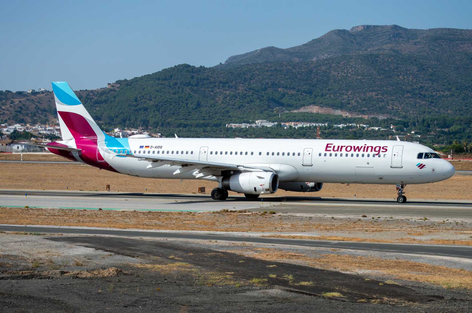 Eurowings A321 Taxiing Malaga