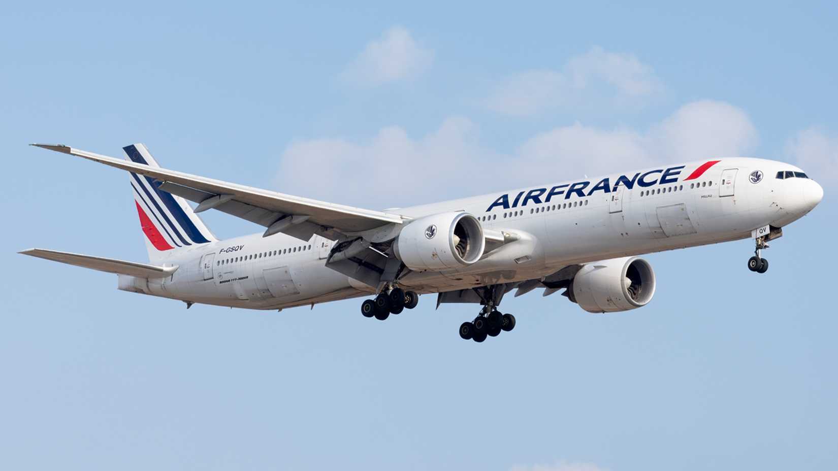 Air France Boeing 777-300ER Landing