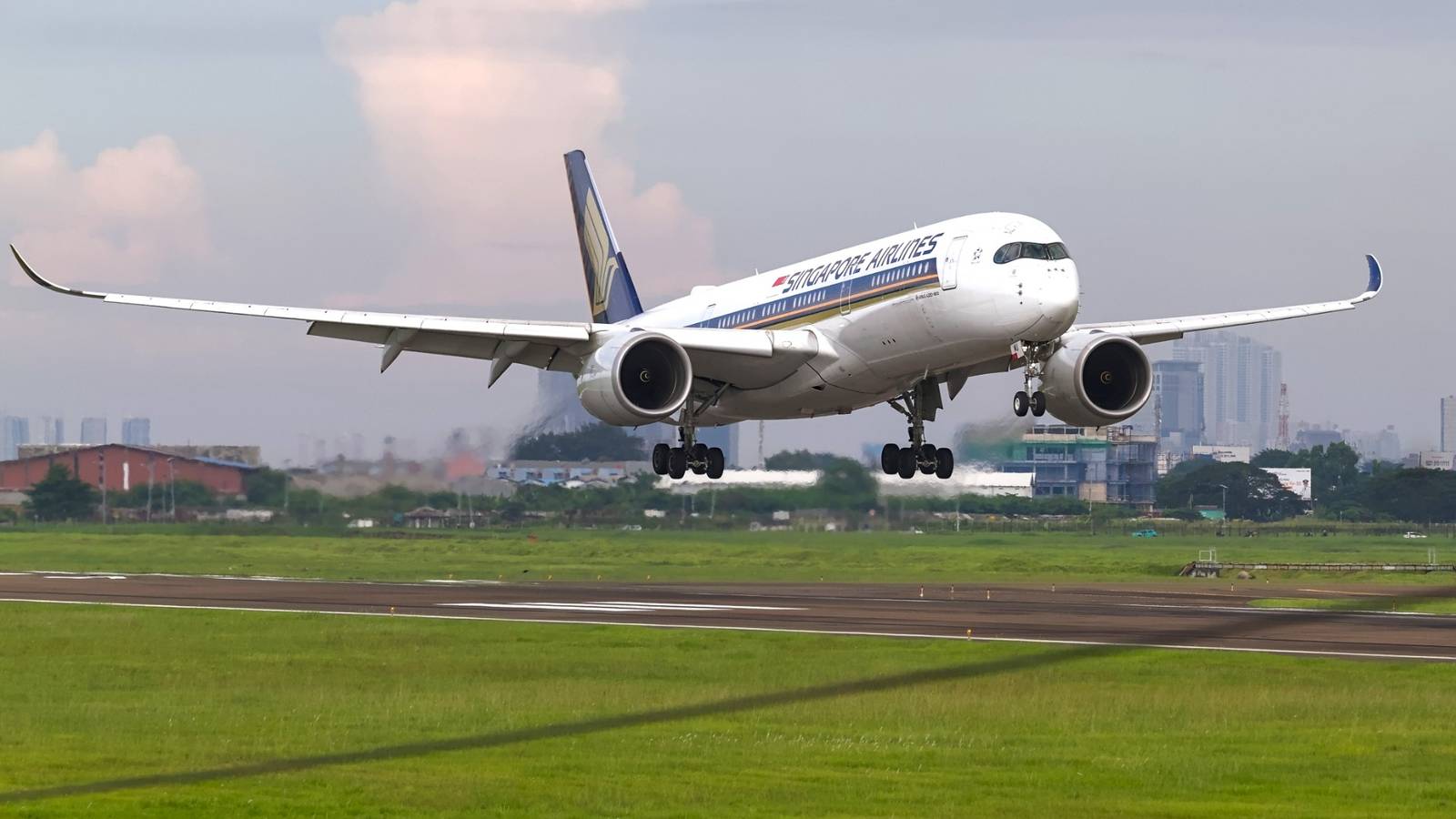 Passageiro indisciplinado obriga Singapore Airlines a retornar para os Estados Unidos