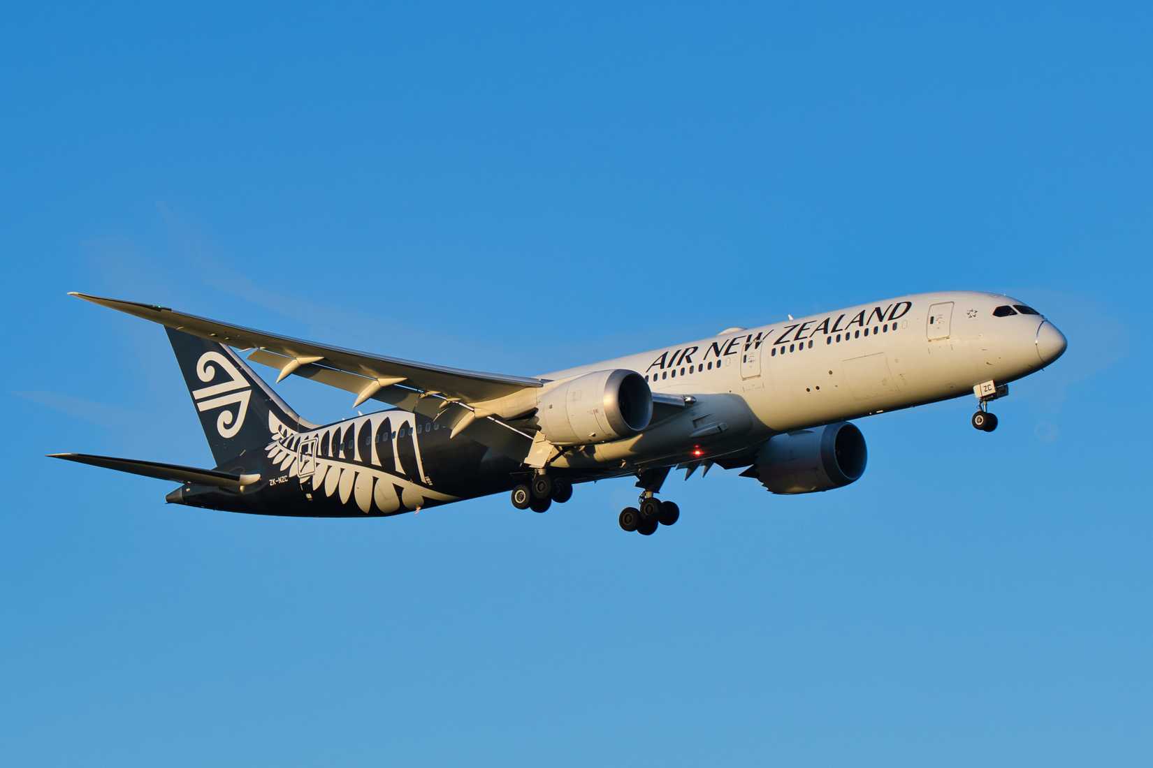Air New Zealand Boeing 787-9 On Approach