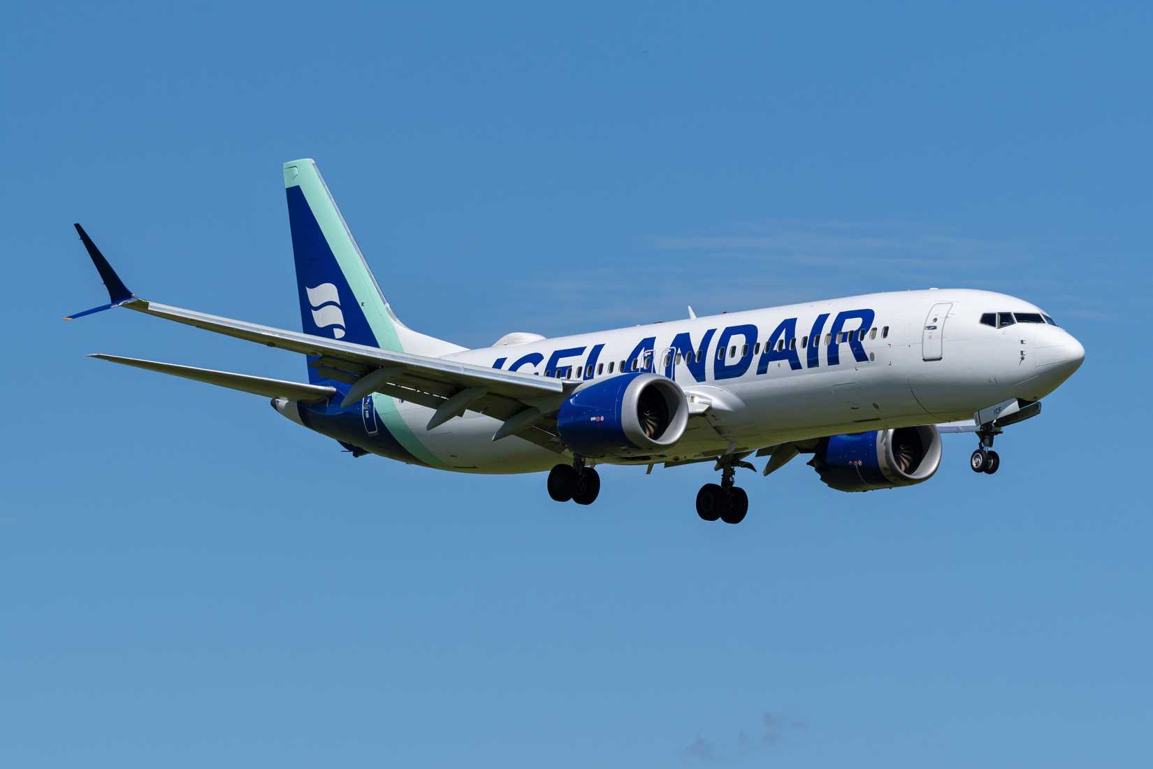 Icelandair Boeing 737 MAX 8 On Approach