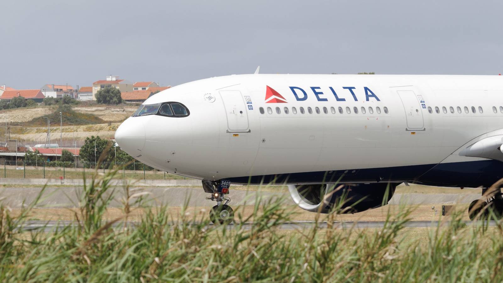 Ameaça de bomba isola avião da Delta em aeroporto de Israel