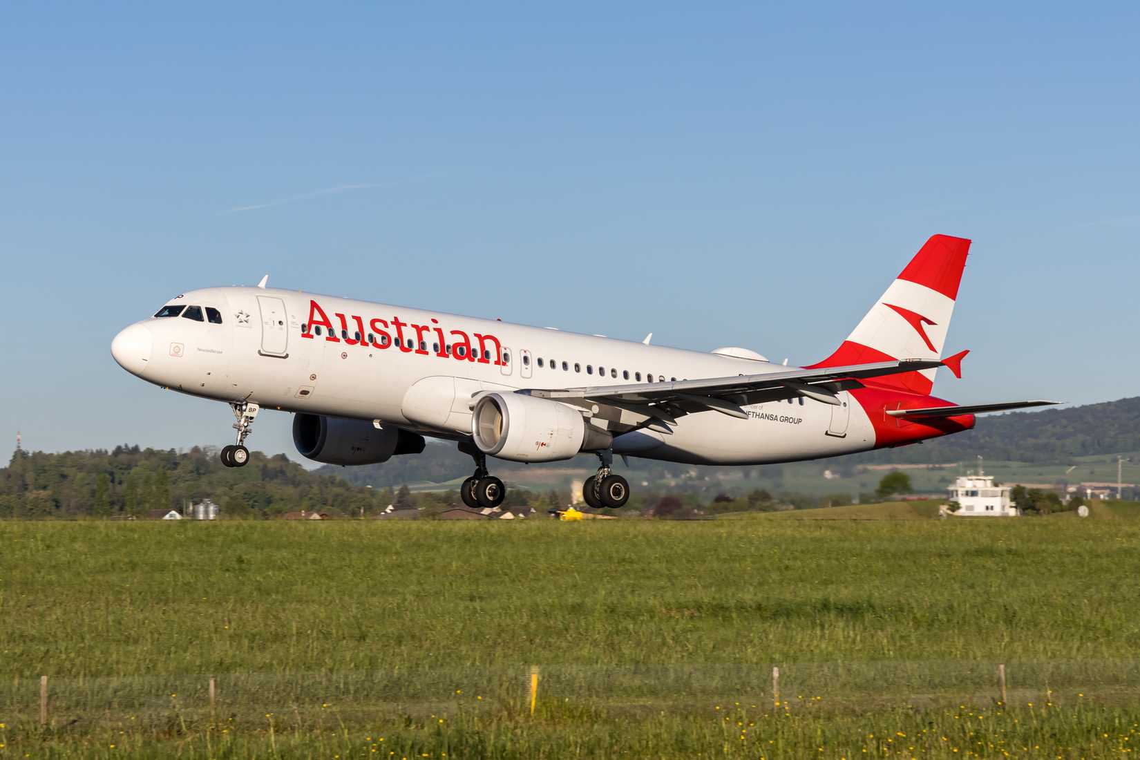 Austrian A320 Landing