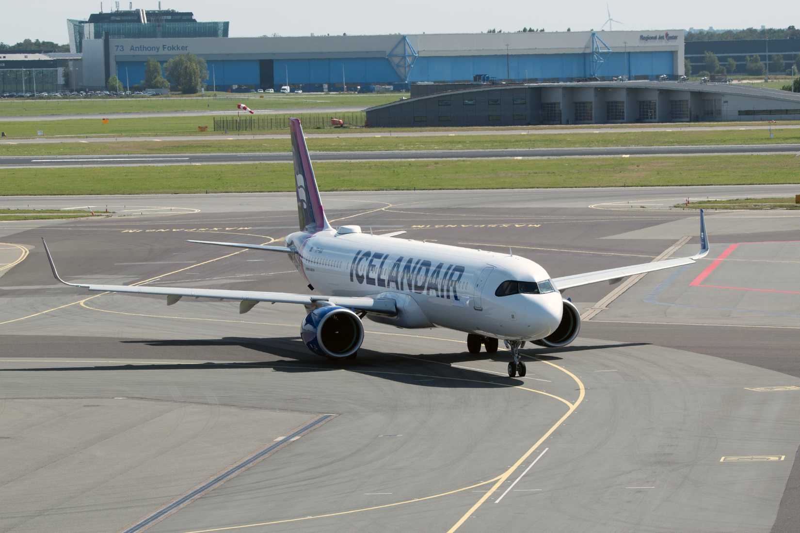 Icelandair Airbus A321LR Taxiing