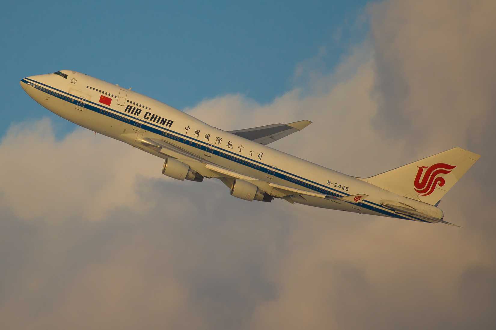 An Air China Boeing 747-8 climbing out of New York (JFK)