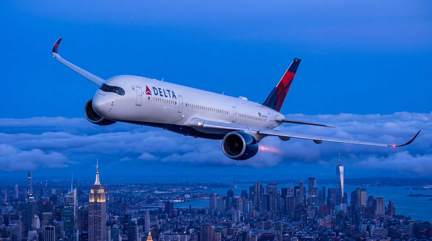 Simple flying Airbus A350-1000 of Delta Air Lines (simulation)