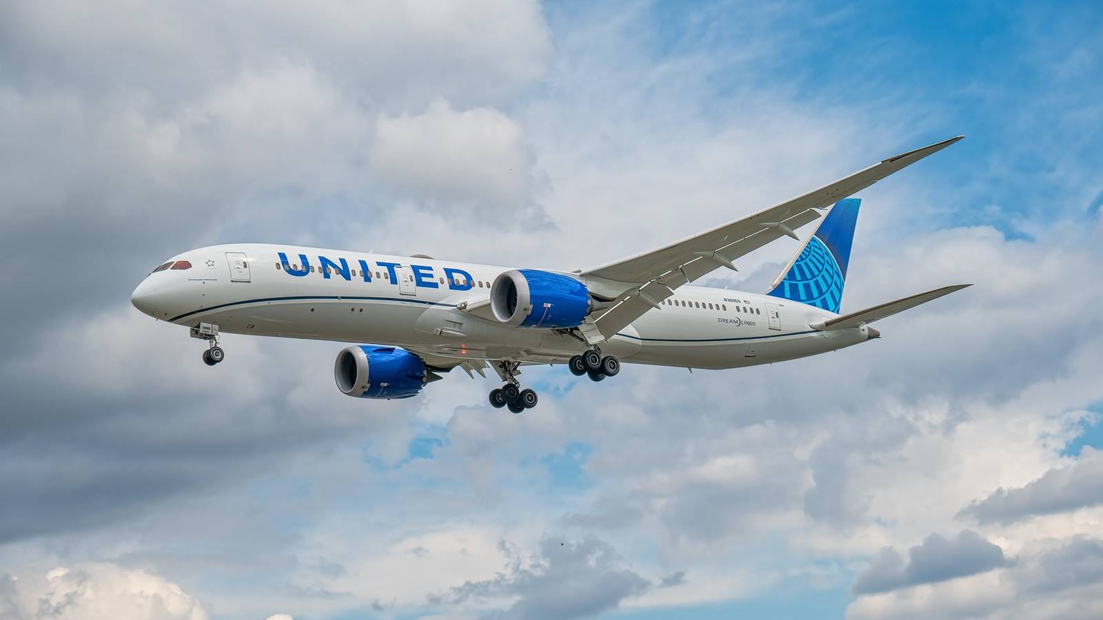 Passageiro de 71 Anos Morre em Voo da United Airlines para os EUA