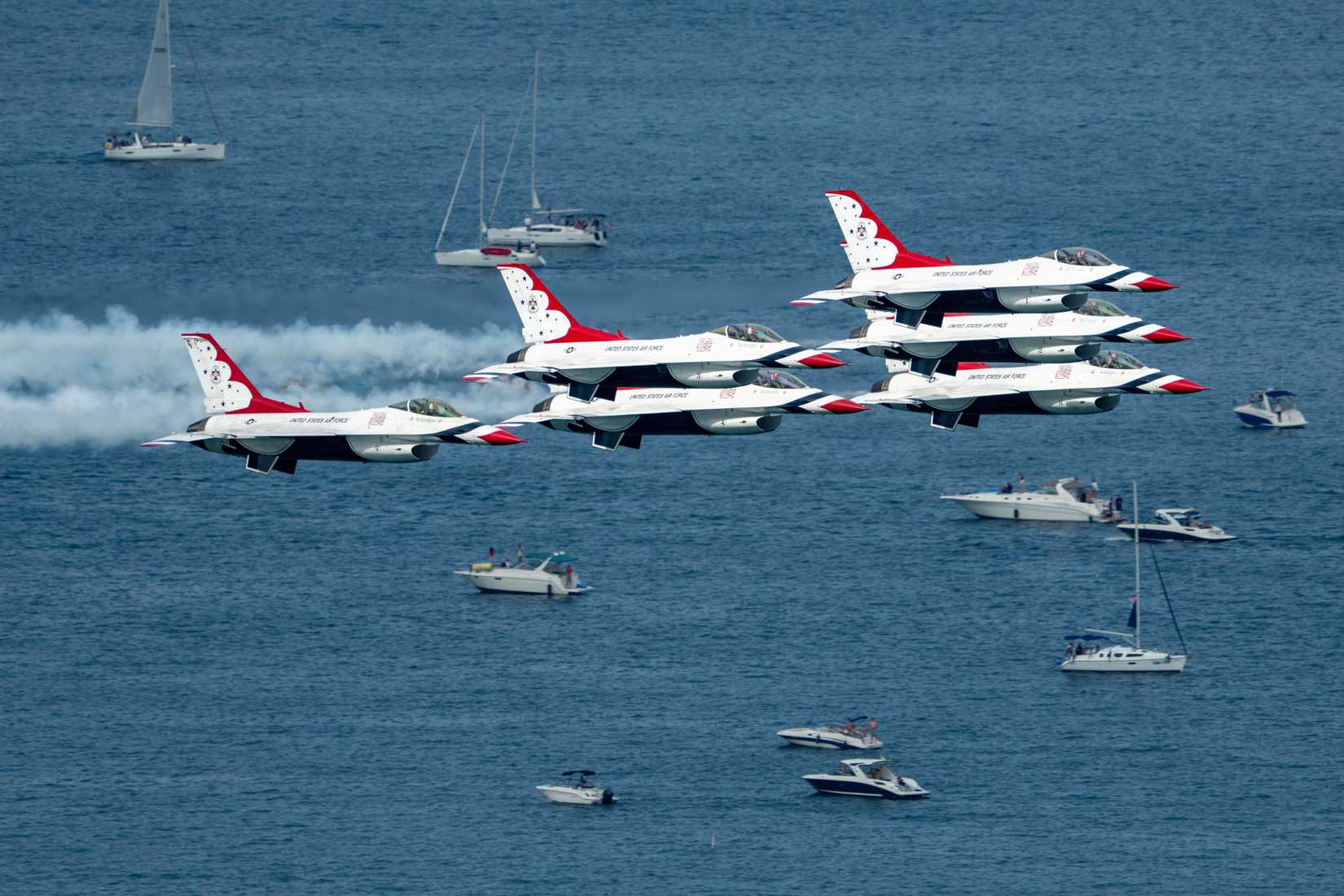 X Thunderbirds perform during Chicago Air and Water Show